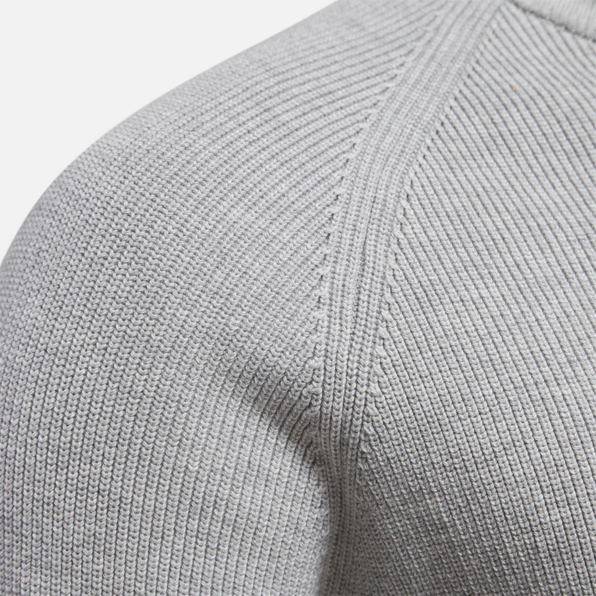 Men’s Timeless Knitted Layered Half-Zip Sweater for Cooler Months