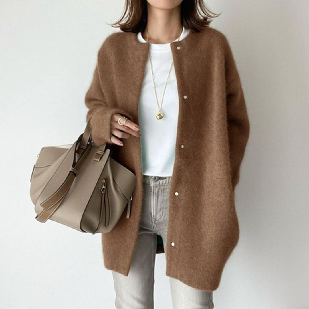 Women’s Warm Winter Cardigan Cozy Relaxed Fit Design