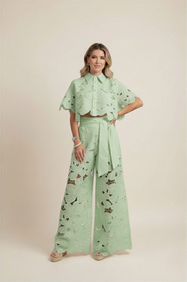 Women's Modern Flattering Floral Breezy Two-Piece Cut Out Set